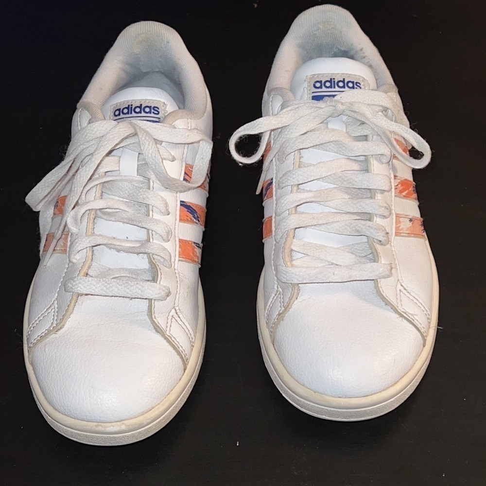 Adidas cloudfoam advantage court sneakers women’s shoes Sz 8 coral‎ blue stripes